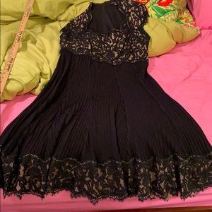 Tadashi Shoji black lace and stretch a-line 14